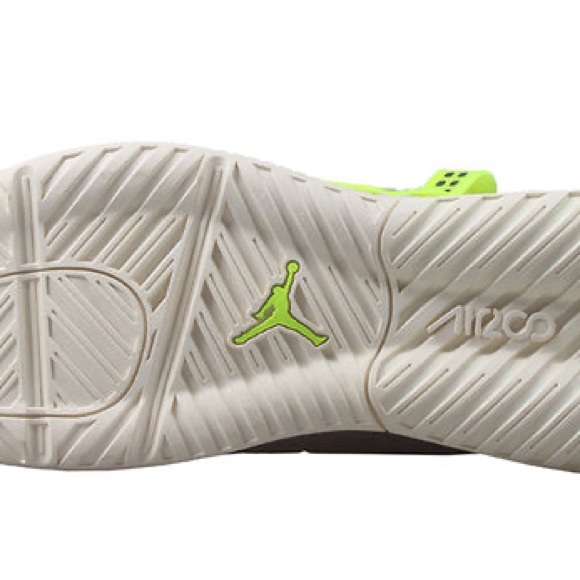 Jordan MA2 'Pale Ivory Volt' CV8122-107 - Picture 4 of 11